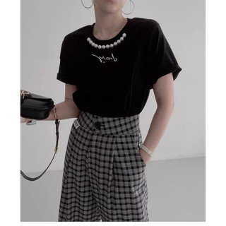 (Sẵn) A66 Áo thun cotton mịn form rộng QC đen cổ đính ngọc trai  chữ trắng hàng Taobao