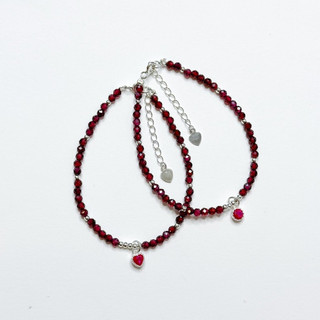Vòng tay đá Garnet charm tim đá Tinkerlingg bạc 925