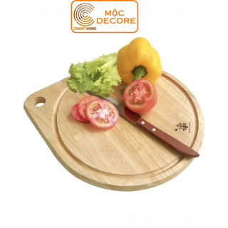Thớt gỗ hình giọt nước, thớt đức thành có rãnh và lỗ treo, chất liệu gỗ cao su - kích thước 32x27x1.8 cm - ms 04425