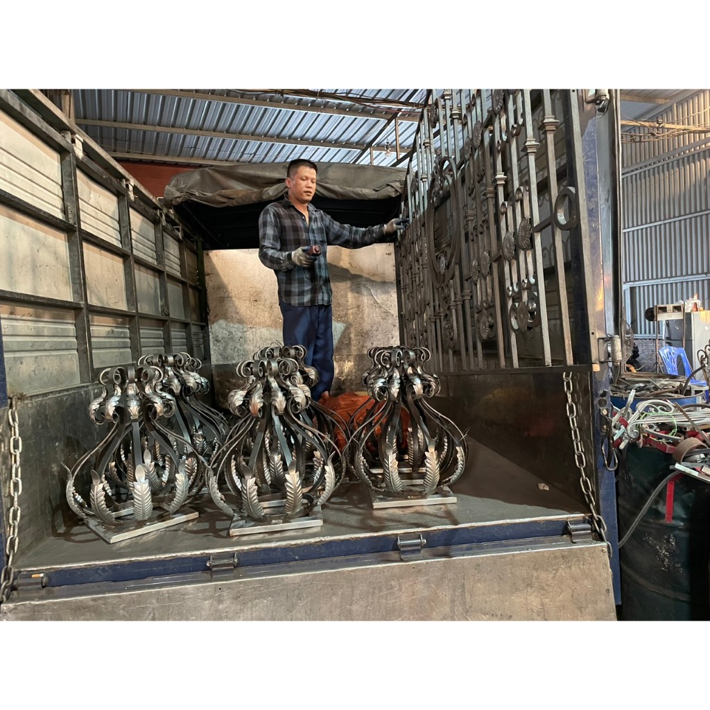 Trụ cổng sắt trang trí