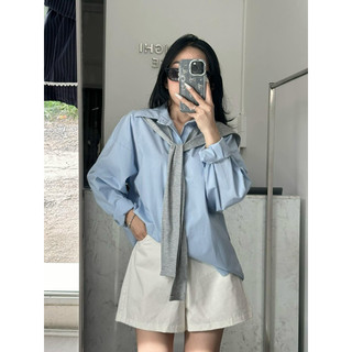 Set sơmi kẻ sọc xanh phối choàng cổ xám+ short trắng