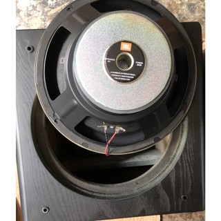 Sub điện JBL 260P, Trầm bass 30