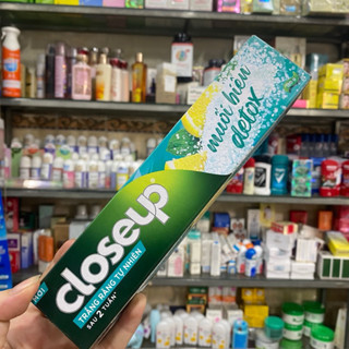 Combo 2 Cây Kem Đánh Răng Closeup Trắng Răng Tự Nhiên Muối Biển Và Chanh 230g