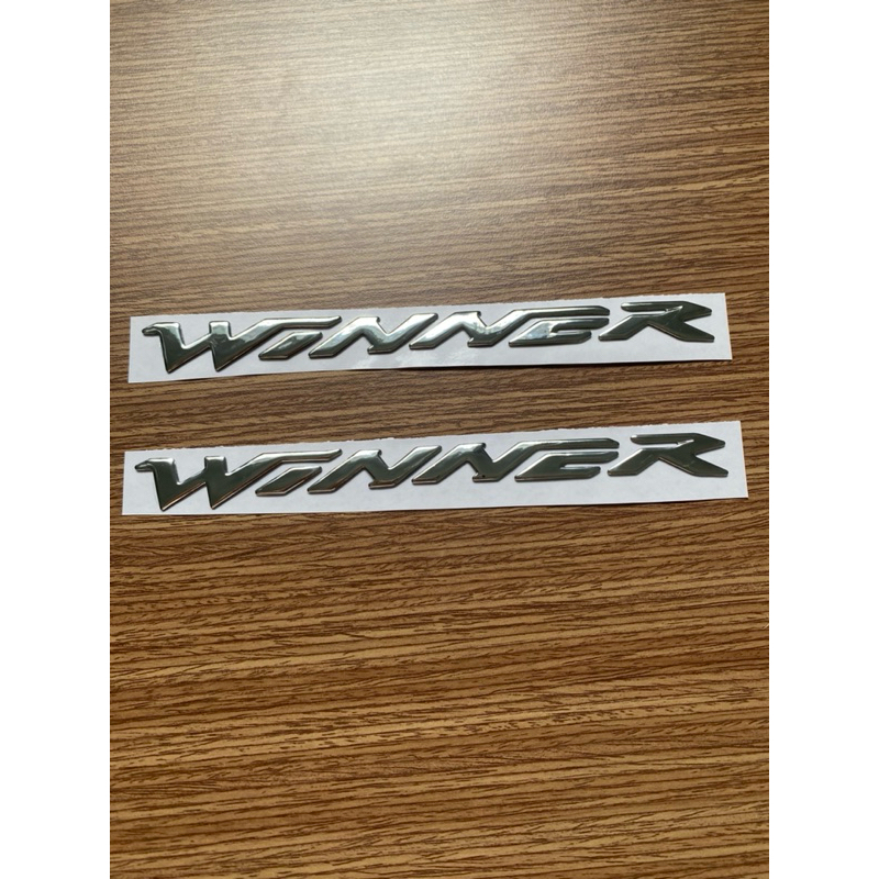 Cặp chữ Winner mạ crom màu bạc_Decal