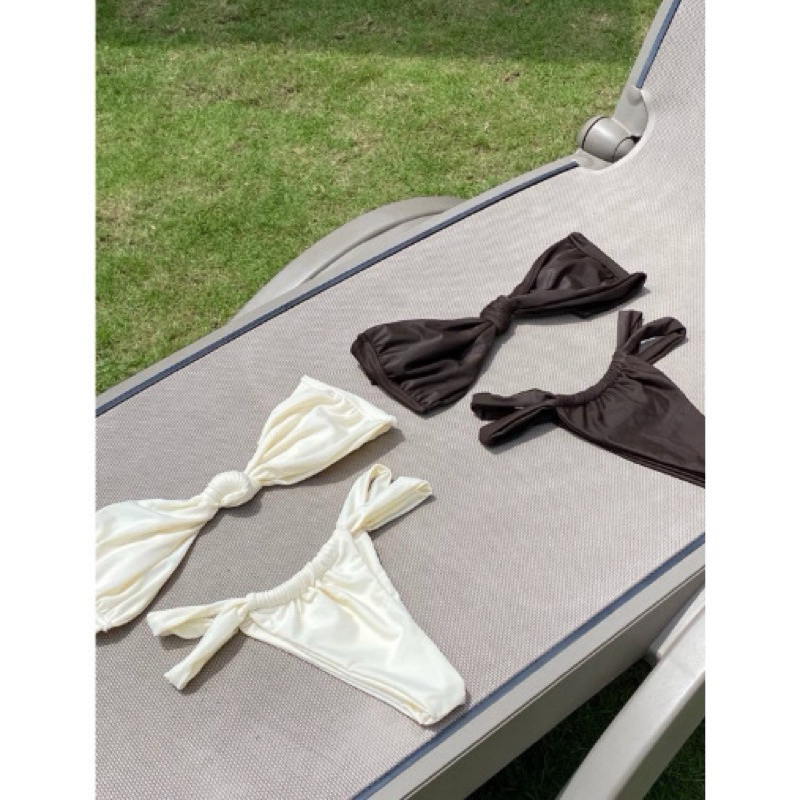 Bikini/đồ bơi 2 mảnh áo cột dây nơ quần đan dây mảnh lọt khe hot trend ( sẵn hàng - che tên) | BigBuy360 - bigbuy360.vn
