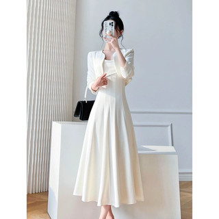 NEW. Đầm xòe dây nude kèm khoác rời eo 60.62 dài 105cm mặc như hình 1