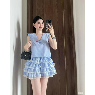 Set áo cổ tim, chân váy xếp ly