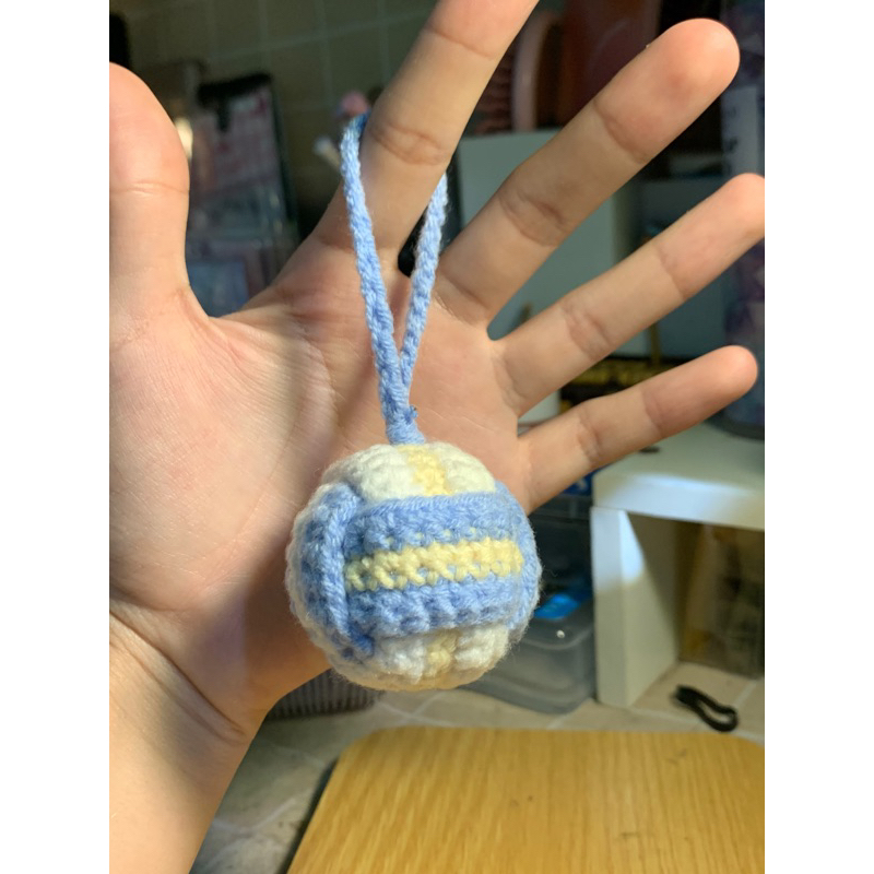 MÓC KHOÁ HÌNH QUẢ BÓNG CHUYỀN DỄ THƯƠNG LÀM BẰNG LEN