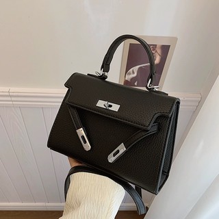  TẶNG KHĂN LỤA Túi Xách HM Sang Chảnh,Túi Đeo Chéo Cầm Tay Chất Liệu Da Gạo Size 19cm   Mã HMG168  