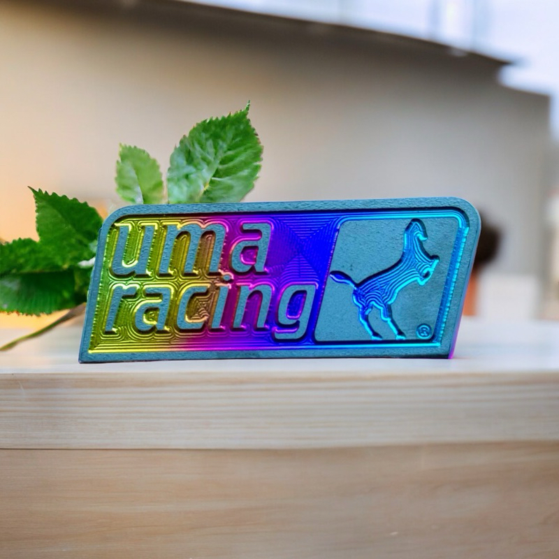 Tem titan chữ UMA raccing