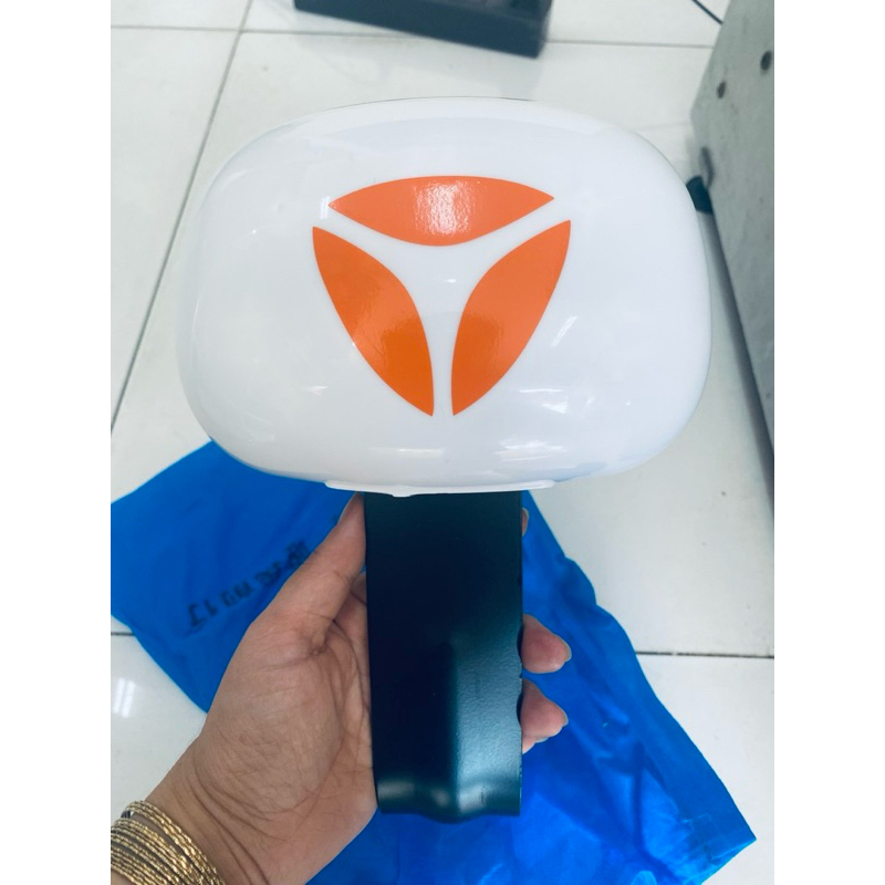 Tựa lưng xe điện Yadea I8 chính hãng