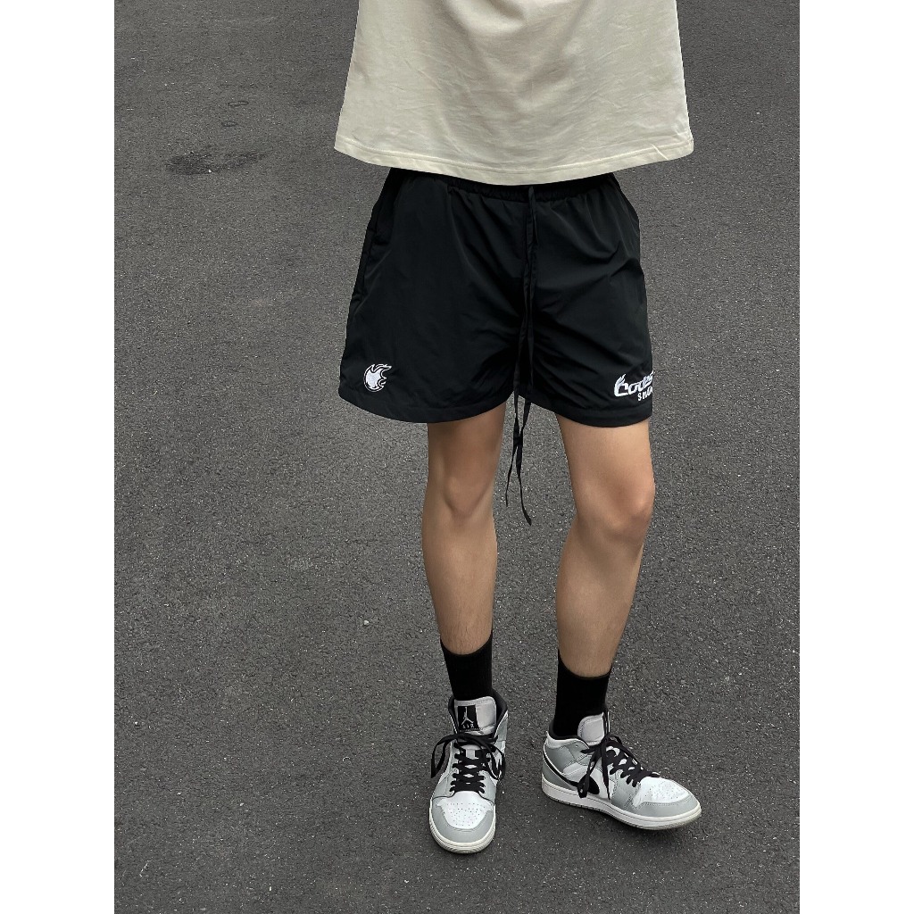 Quần short thêu Codes Studio vải dù nhăn lót lưới trên gối form unisex năng động, style trẻ trung_Bo