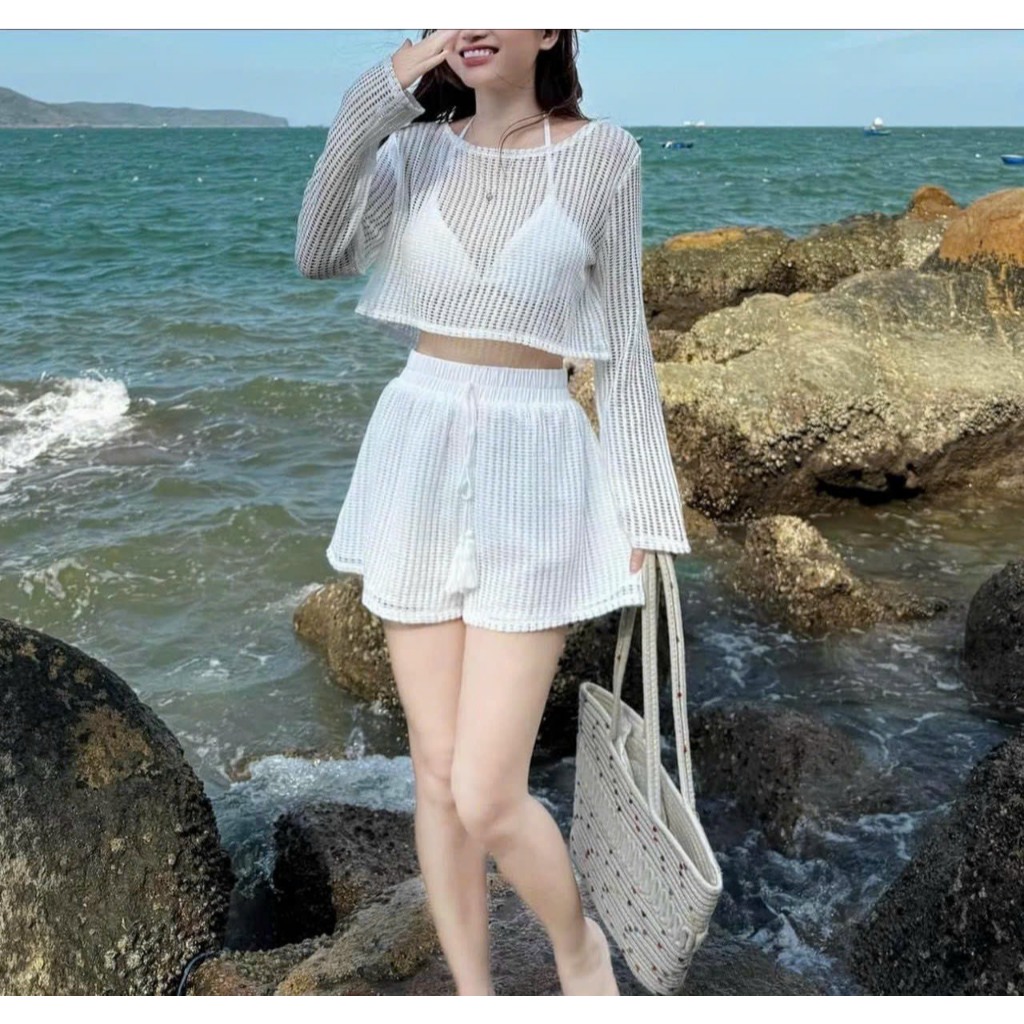 Set bộ đùi 3 món xinh xắn đi biển dịp hè bara có mút len ren áo tay dài hở eo kiểu dáng sexy quyến rũ | BigBuy360 - bigbuy360.vn