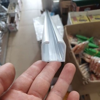 Ray treo cửa lùa cho cửa phòng loại dầy-U treo cửa lùa thanh 2m