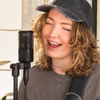 Bộ mic thu âm livestream karaoke trên điện thoại Soundcard K300 micro LGT240 lọc tạp âm tốt