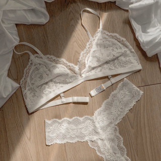 Set đồ lót áo nhét mút + quần lọt khe