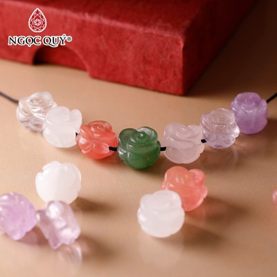 1 cái charm đá hoa hồng xỏ vòng 10mm - Ngọc Quý