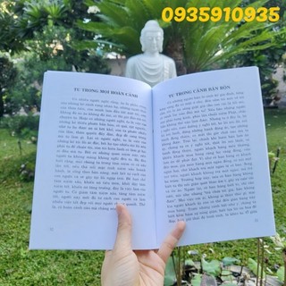 SÁCH HOA SEN TRONG BÙN