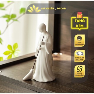 Tượng Gốm Nhà Sư Quét Lá - Gốm Tử Sa Trắng Cao Cấp