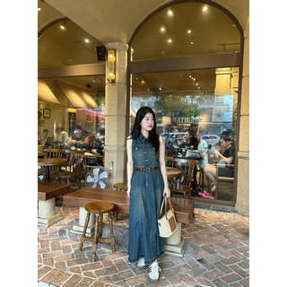 Đầm denim sát nách kèm belt