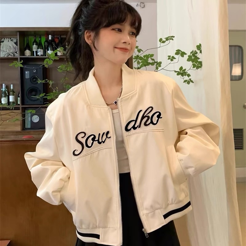 Áo Khoác Dù Nữ Thêu Logo From Lửng Cổ Bomber Cá Tính - CLITUS FASHION | BigBuy360 - bigbuy360.vn