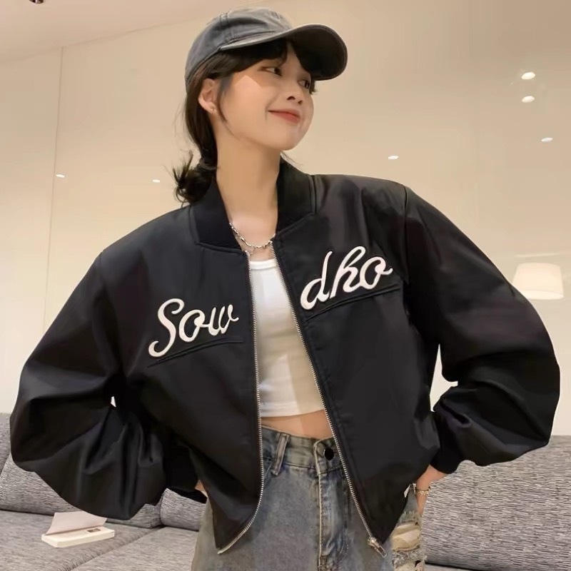 Áo Khoác Dù Nữ Thêu Logo From Lửng Cổ Bomber Cá Tính - CLITUS FASHION | BigBuy360 - bigbuy360.vn