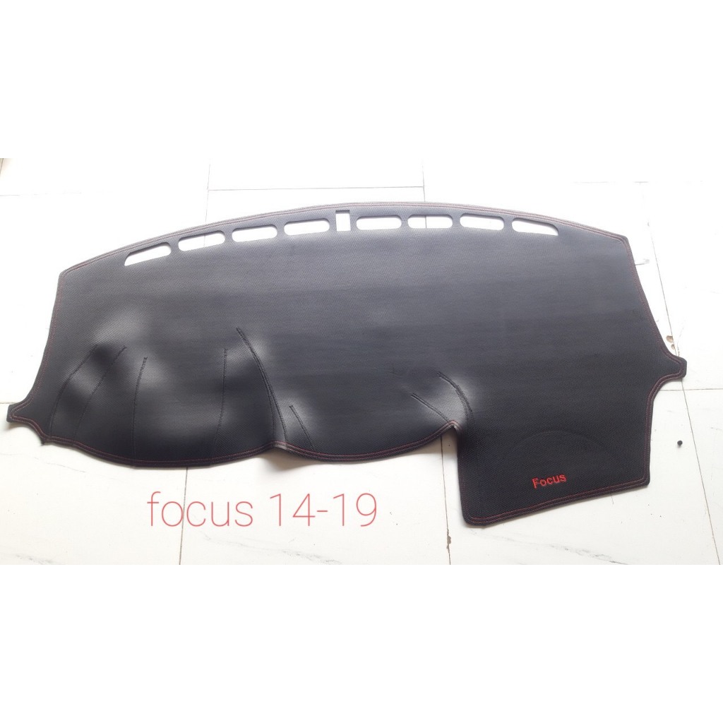 Thảm trải taplo FORD FOCUS 2014-2019  chống nóng, bảo vệ mặt taplo xe