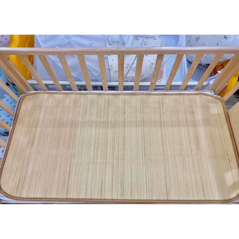 Chiếu trúc cho bé nằm thoáng mát lưng