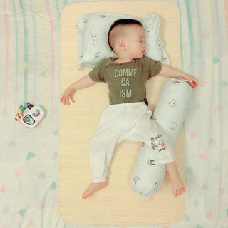 Chiếu trúc cho bé nằm thoáng mát lưng