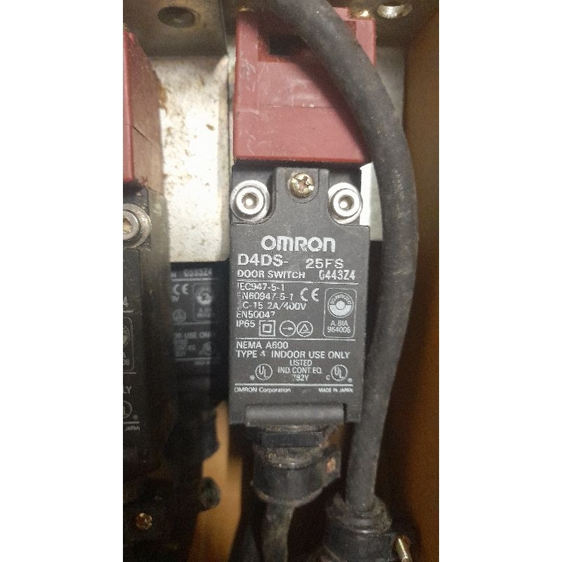 DOOR SWITCH OMRON D4DS 25FS
