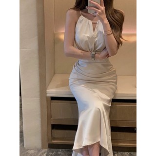 ĐẦM PHI NỮ XINH XẮN HLE