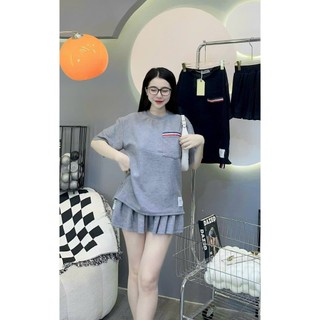 Sét bộ đồ mặc nhà áo thun nữ chất cotton + chân váy xếp ly from rộng lo go in phong cách thời trang mới