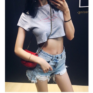 Áo thun croptop form rộng