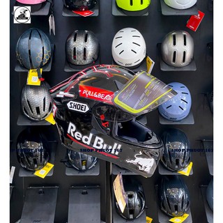 Mũ bảo hiểm ROYAL M138B màu Đen Bóng lên tem SHOEI RED BULL (Sẵn đuôi gió và túi đựng nón )