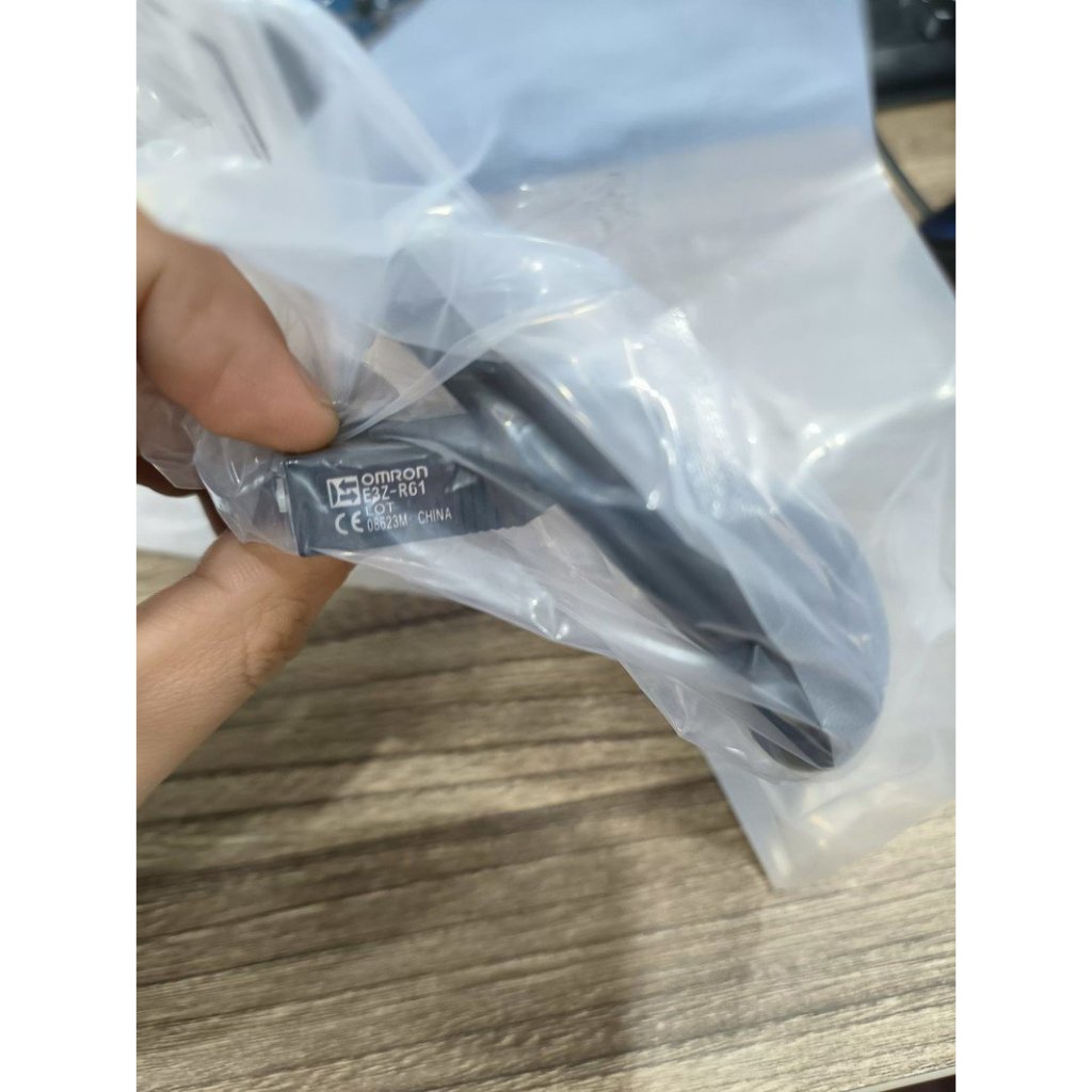 Cảm biến Omron E3Z-R61 2M, Cảm biến E3Z-R61 2M, Cảm biến E3Z-R61 2M, Cảm biến E3Z-R61 2M