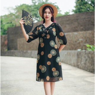 Đầm suông trung niên Cổ tim bèo kết nút tay lỡ Màu Đen họa tiết TTV Store thời trang nữ TTV1561