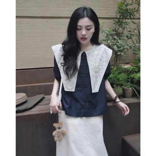  Set áo sơ mi xanh phối vạt họa tiết form ngắn, chất liệu mềm mại by Charmie