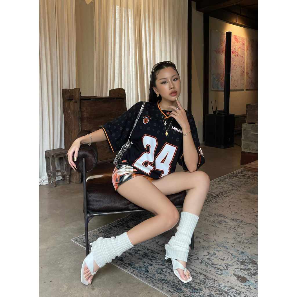 Áo phông unisex MIKENCO Monogram Sporty V-Neck Tshirt | BigBuy360 - bigbuy360.vn