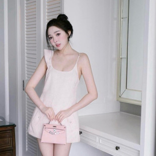 JENNYCLOSET ® SET (BỘ) Áo 2S đính vai nơ dây dài cao cấp mix quần sooc hàng cao cấp
