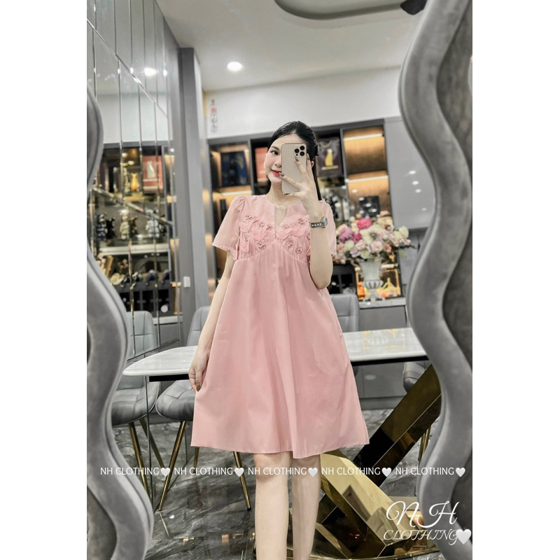 Váy đính hoa ngực sm