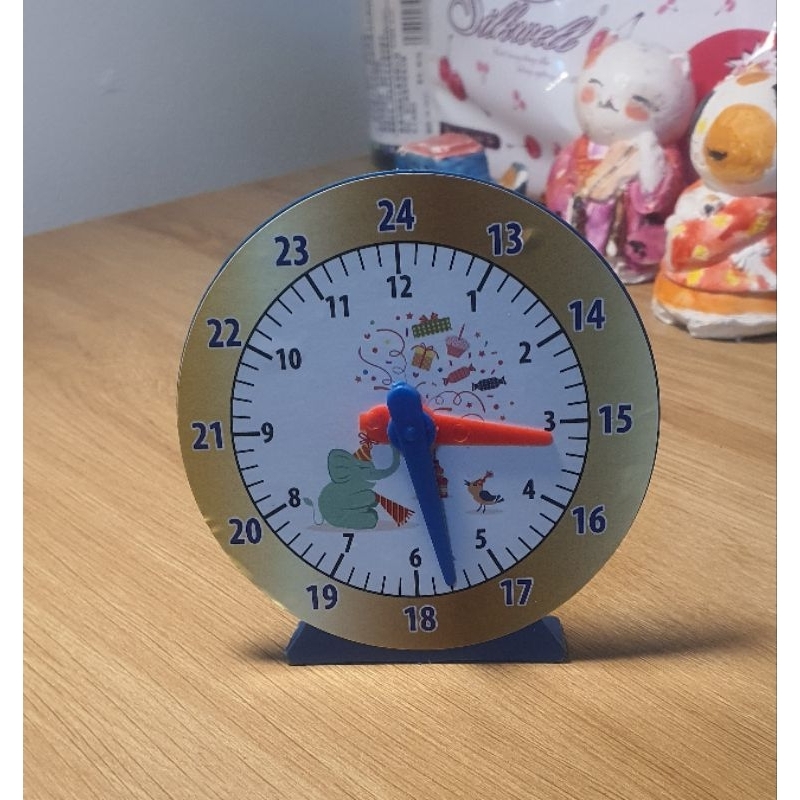 2 chiếc Đồng hồ học sinh.