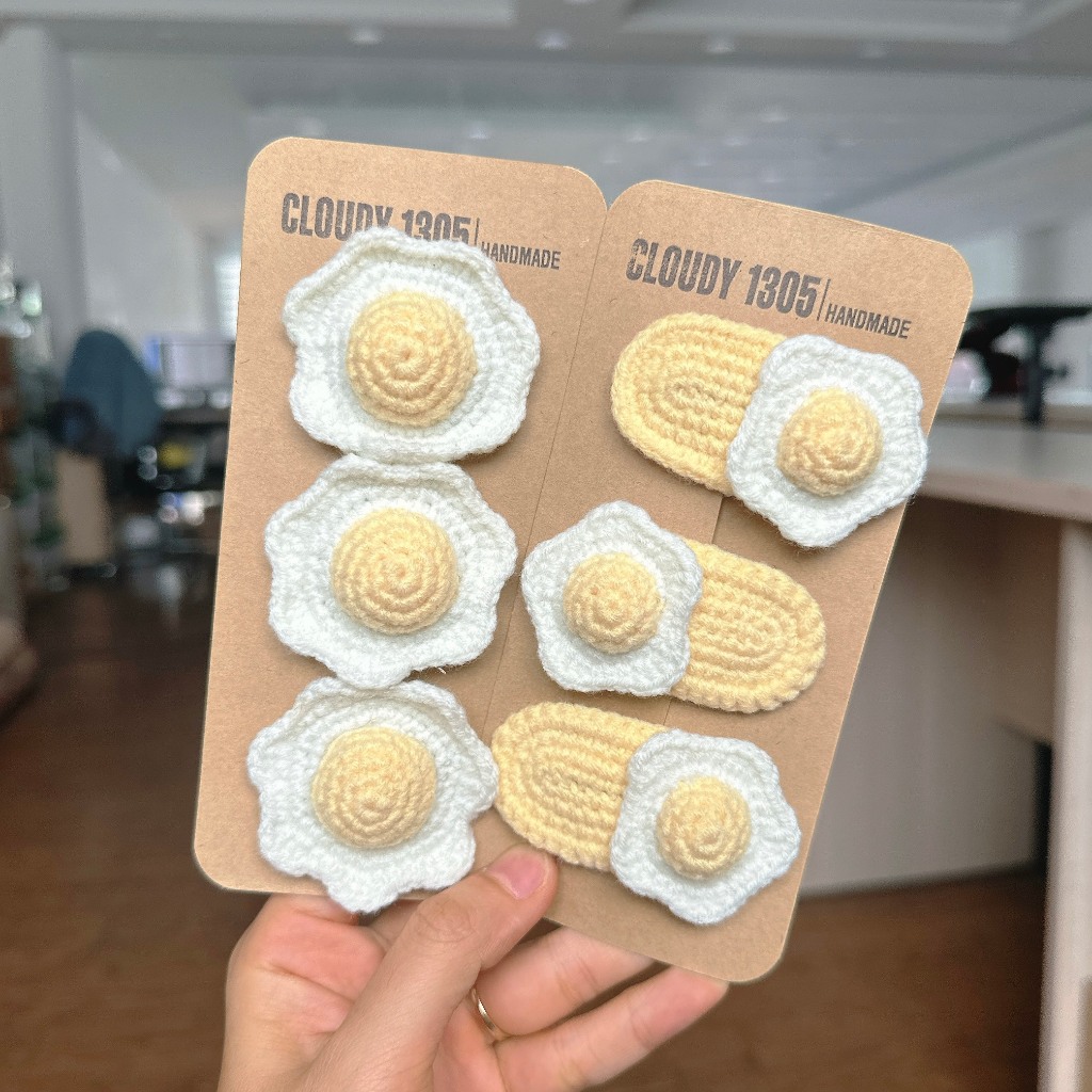 Kẹp trứng ốp la bằng len cho bé made by Cloudy's Mami