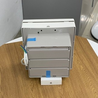 Quạt hút tường Panasonic có màn che