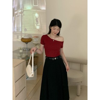 Áo thun cộc lệch vai