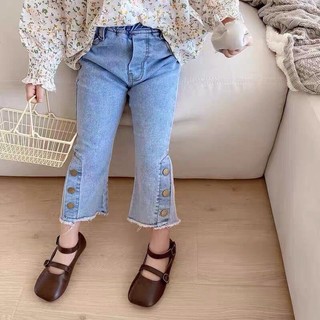 Quần bò cho bé gái đính cúc