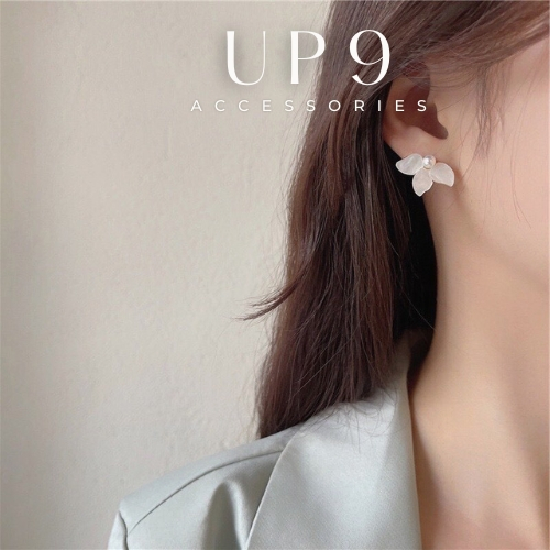 Up9 Khuyên Tai Nữ Cánh Hoa Trắng Tiểu Thư Kt12