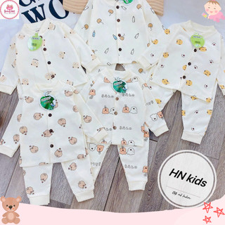 Bộ dài tay sơ sinh hnkids cúc giữa cotton nỉ cổ trụ nền kem mặc thu đông, Quần áo sơ sinh bé trai bé gái từ 3-9kg