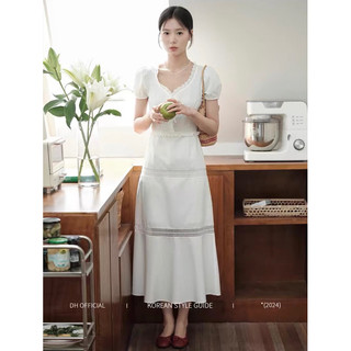 Váy trắng cổ v tay cộc bồng dáng a dài kẻ viền basic