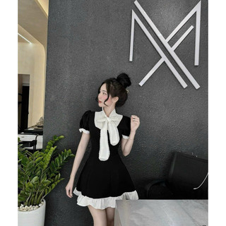 Đầm đen phối cổ trắng cột nơ bèo