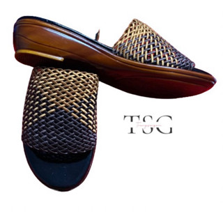 Dép da nữ  cho mẹ  và  bà đế dép cao 3f làm từ  nhựa  pu đi  nhẹ quai lưới  có  độ co giãn dép  có  đủ  size từ  36 đến